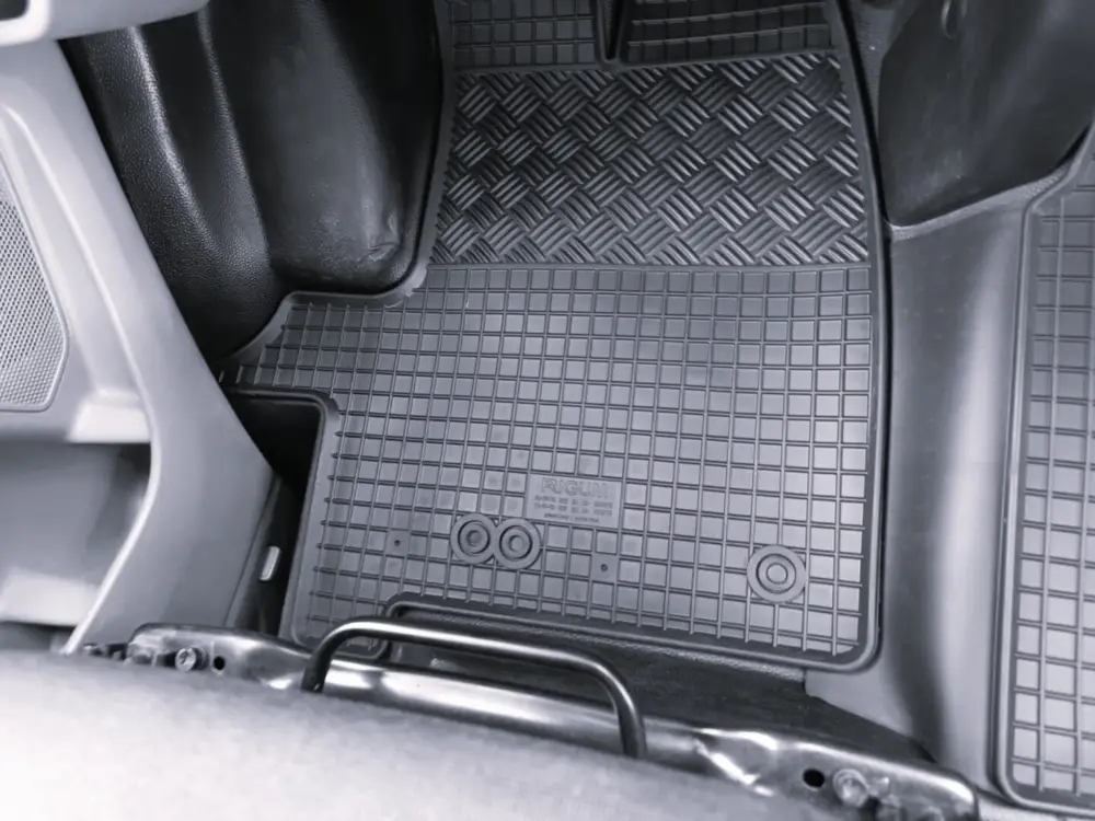 Gumové autokoberce Ford Transit 2místný 2014- | RIGUM Jen Po Omezenou Doba