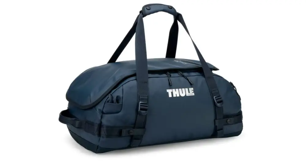 Thule Chasm sportovní taška 40 l TDSD302 - Darkest Blue Bezpečná Platba